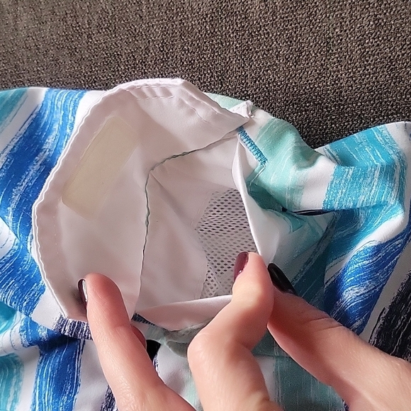 Cat & Jack Boys swim trunks xs (4/5) - Picture 4 of 4